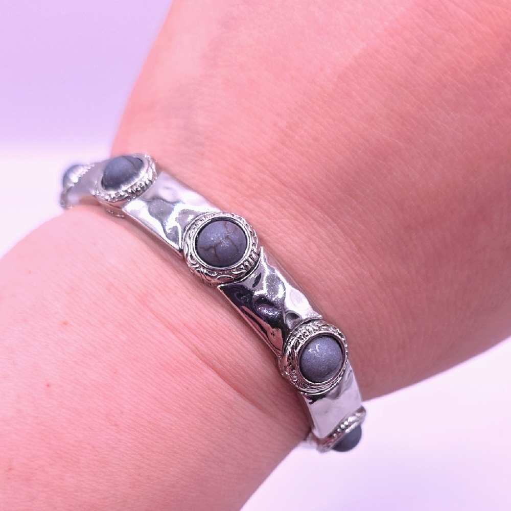 Elegant Silvertone and Gray Stone Stretch Bracelet